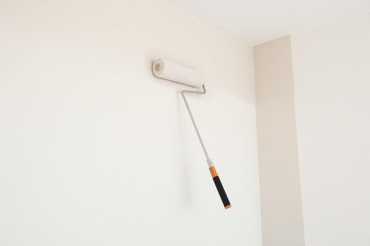 Screeding and painting finishes